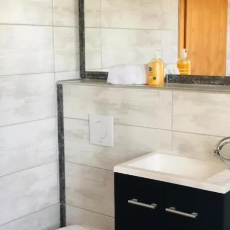 شقة Ferienwohnung In Mit Grill Und Gemeinschaftlichem Pool *